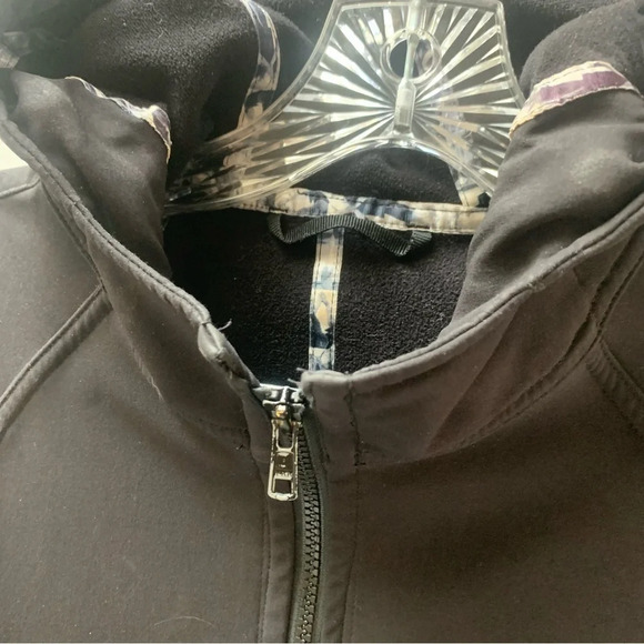 Lululemon Apres Run Black Rain Jacket 6 - Picture 6 of 9